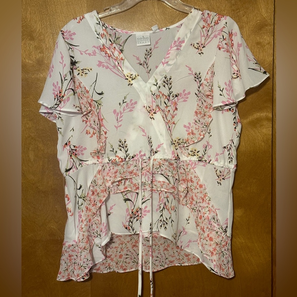 Soho by NEW YORK AND COMPANY top